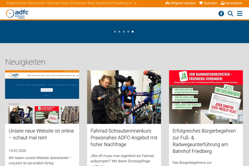 Launch der neuen Homepage Der obere Teil der Homepage ist sichtbar mit seinen Menüpunkten, darunter liegendem ist ein blaues Text Banner zu sehen mit dem Text "Der ADFC will die Verkehrswende - mit dem Fahrrad im Mittelpunkt". Darunter steht die Überschrift "Neugikeiten" worunter einige Bilder szu sehen sind